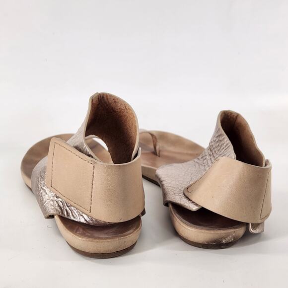 Pedro Garcia Metallic Ankle Cuff Sandals Flat Toe Loop Gladiator EU38 Rose Gold - Picture 6 of 9